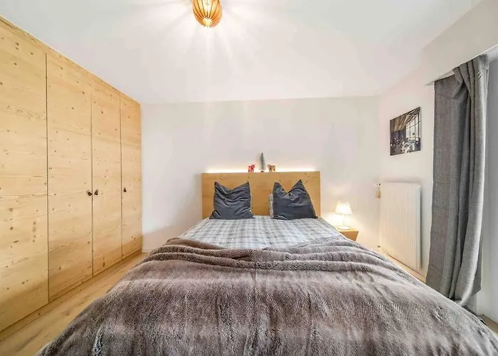 Daire Center With Fireplace And Parking *